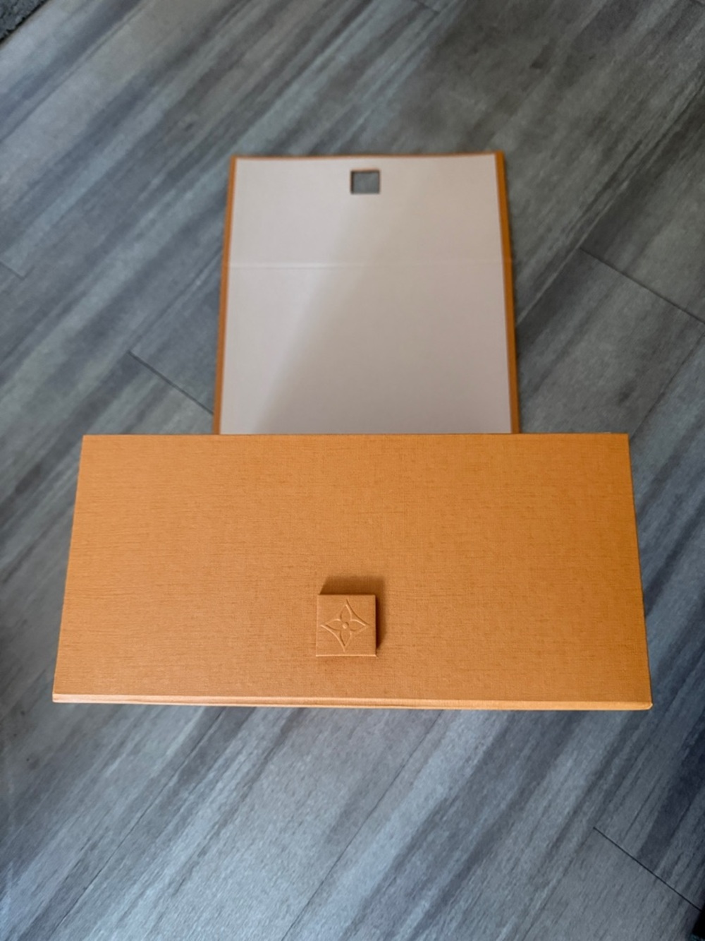 Louis Vuitton Square Box - Picture 3 of 10